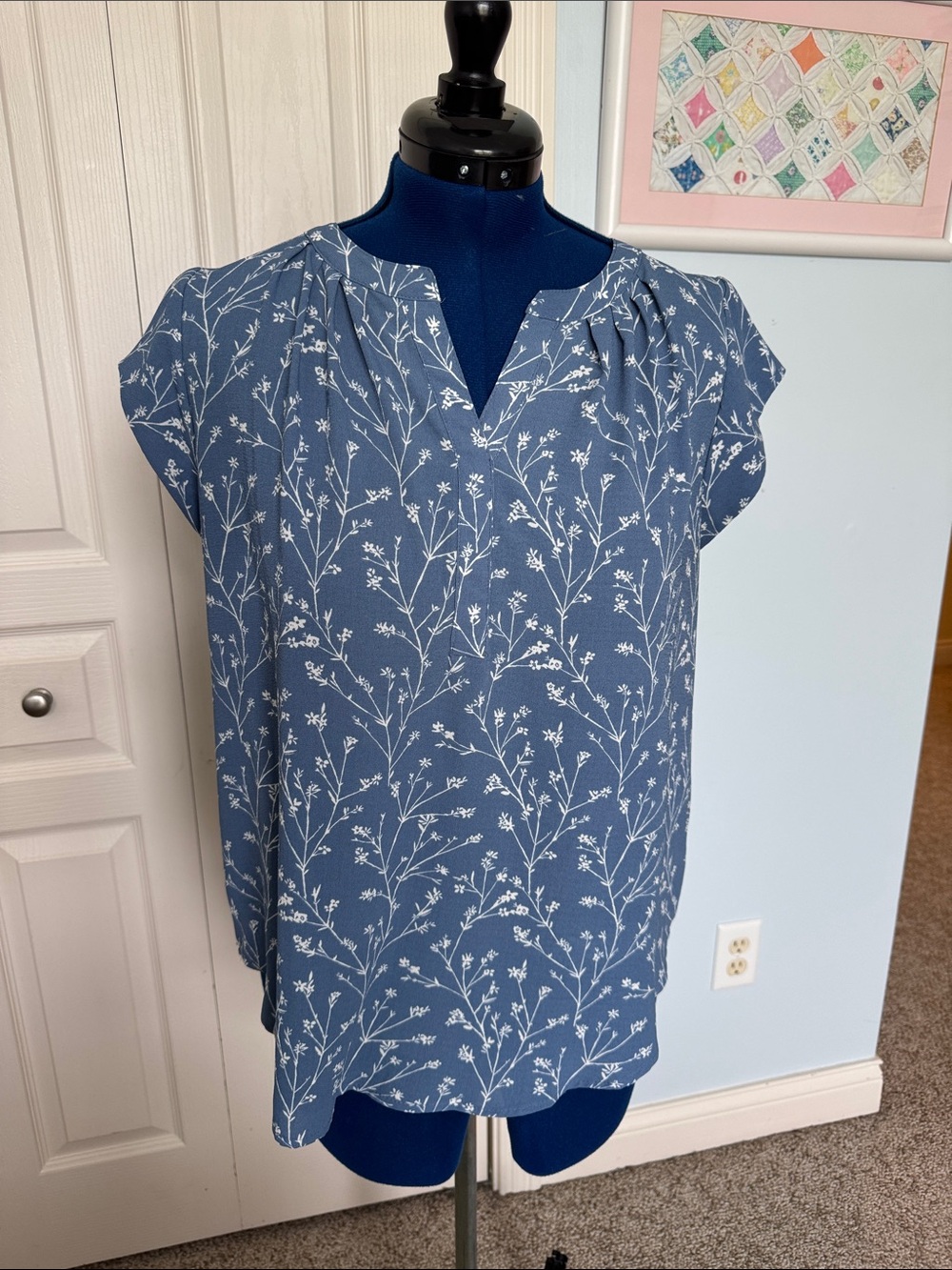 41 Hawthorn Blue Floral Split-Neck Cap Sleeve Blouse